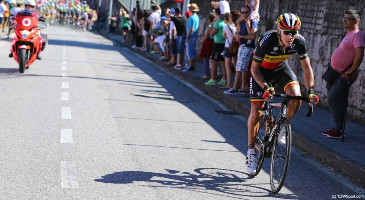 Vuelta a España, etap II: Chaotyczny finisz